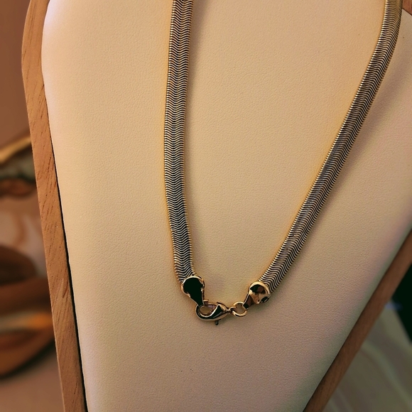 💥 18K Gold-Plated Snake Chain Necklace - 24 Inch - Picture 6 of 9